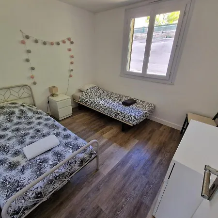 Spacious And Modern 8 Guests A *