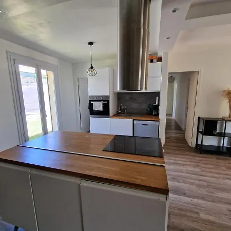 Spacious And Modern 8 Guests A בית נופש *